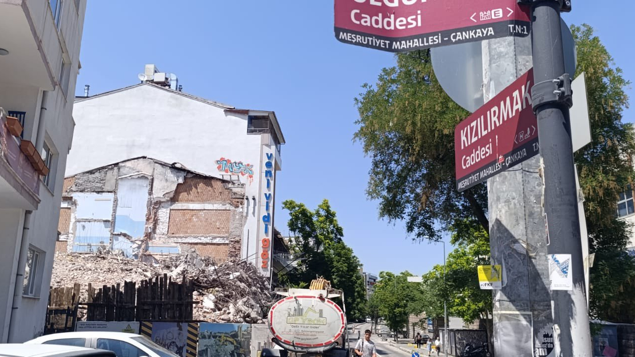 Ankara’dan bir parça daha silindi: Kızılırmak Sineması yıkıldı