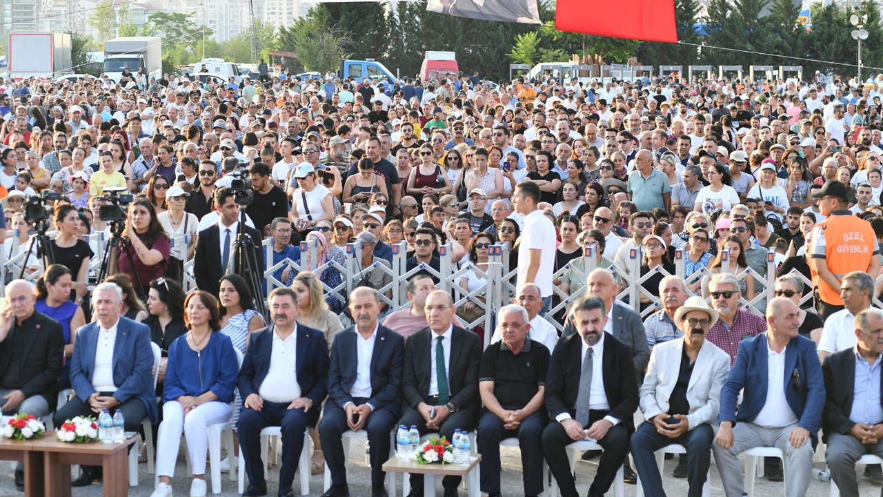 Mansur Yavaş aşure programı düzenledi: Alevi vatandaşlardan yoğun katılım