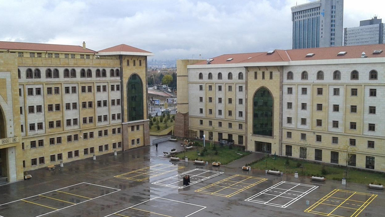 Ankara'daki İmam Hatip Lisesi öğrencilere 7 bin 500 lira maaş verecek