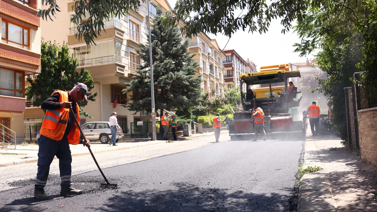Çankaya’da asfalt mesaisi hız kesmiyor: Ekipler sahada