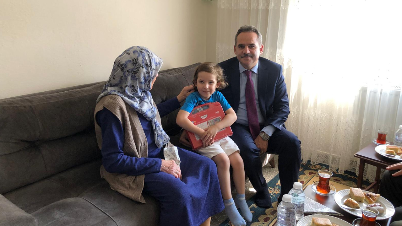 Mamak'ın yeni Kaymakamı 15 Temmuz şehidinin annesini ziyaret etti