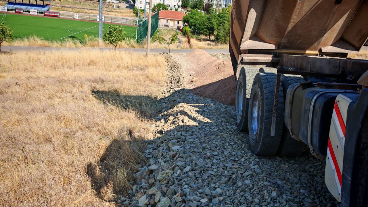 Ayaş’ta imar yolları açılıyor: Başkan’dan ABB’ye teşekkür