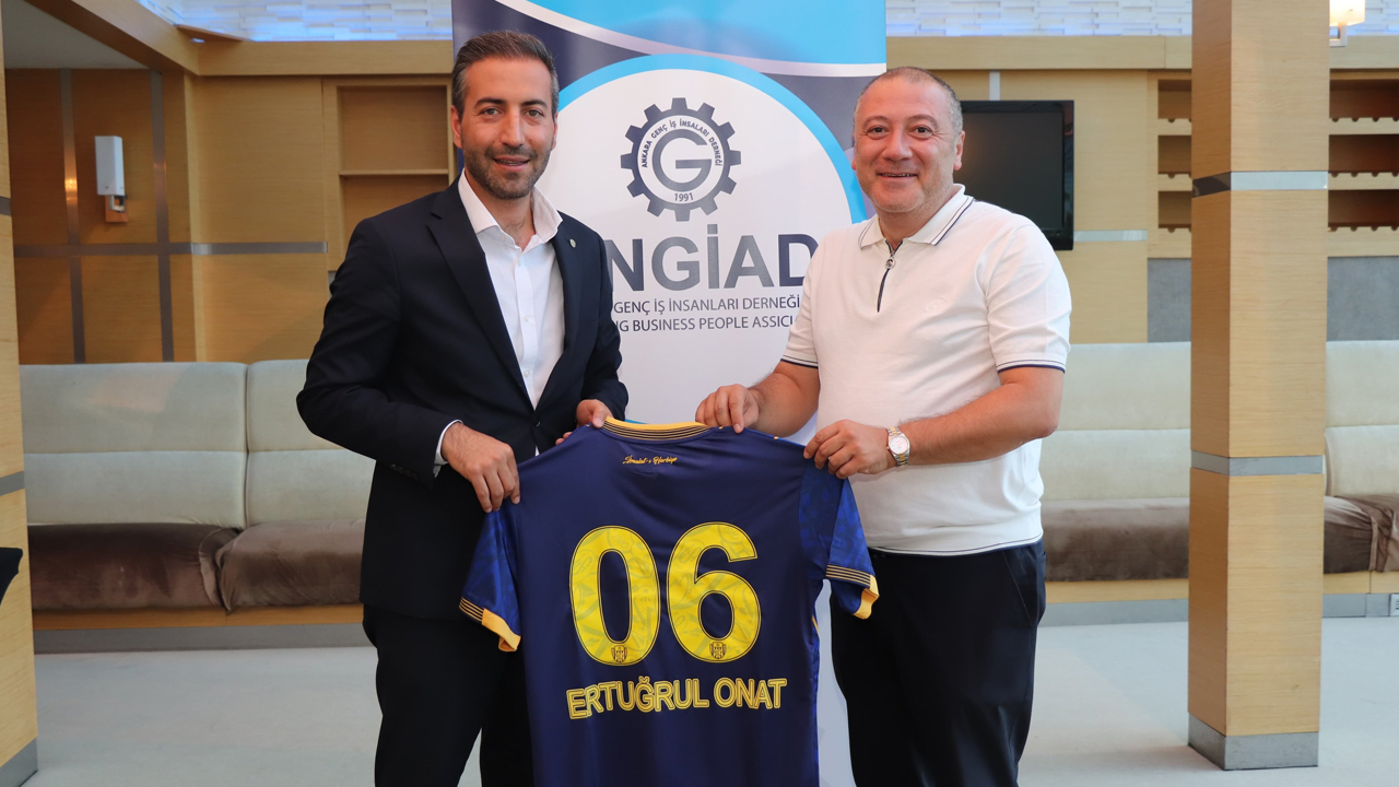 Başkent'teki o dernek Ankaragücü'ne forma desteği verdi