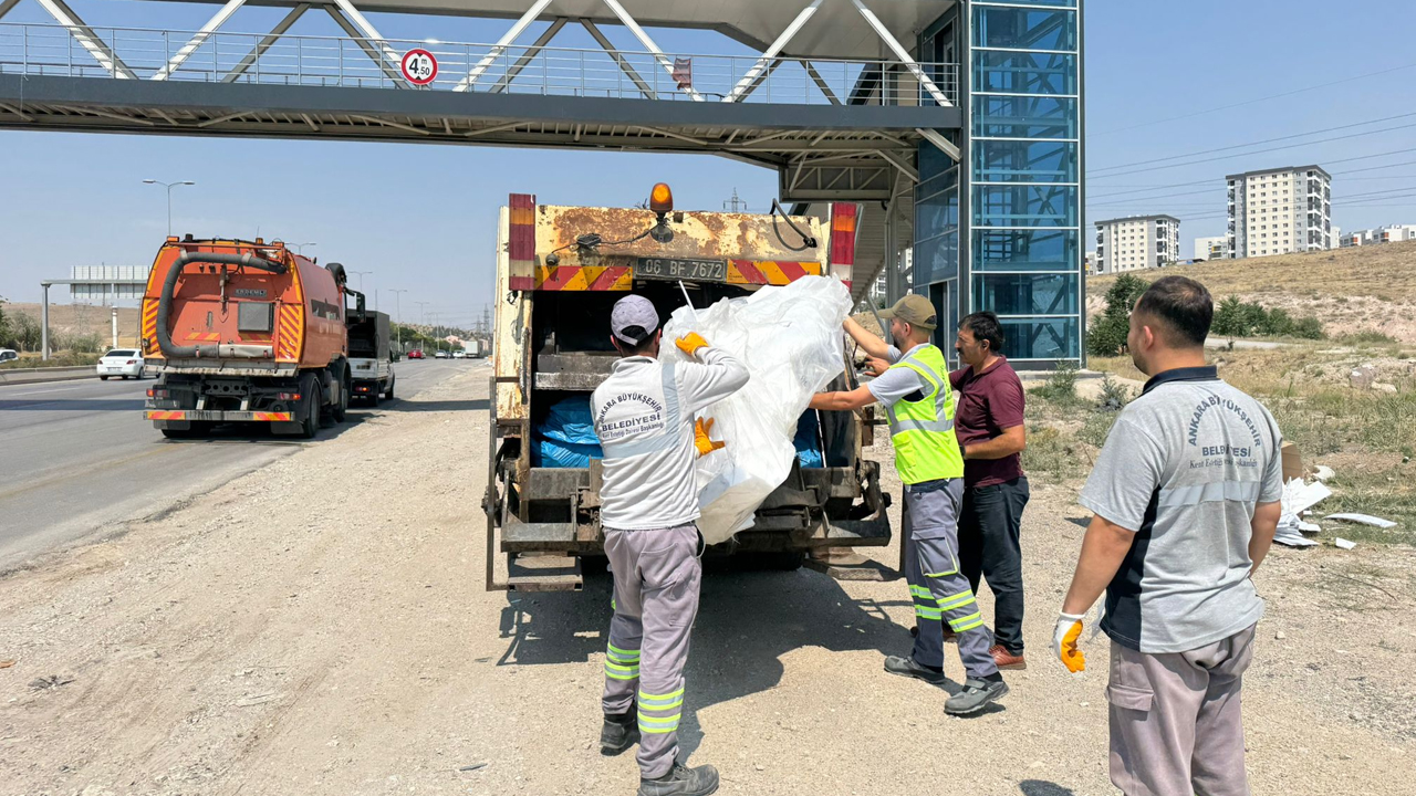 Ankara Ayaş Yolu'nda köprü altına atılan lastikler temizlendi
