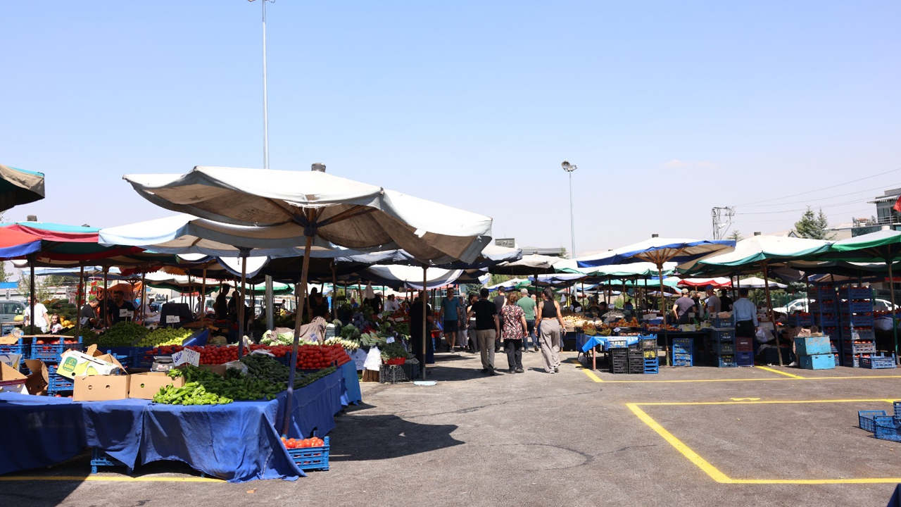 Çankaya’da yeni semt pazarı hizmete açıldı: Vatandaş memnun