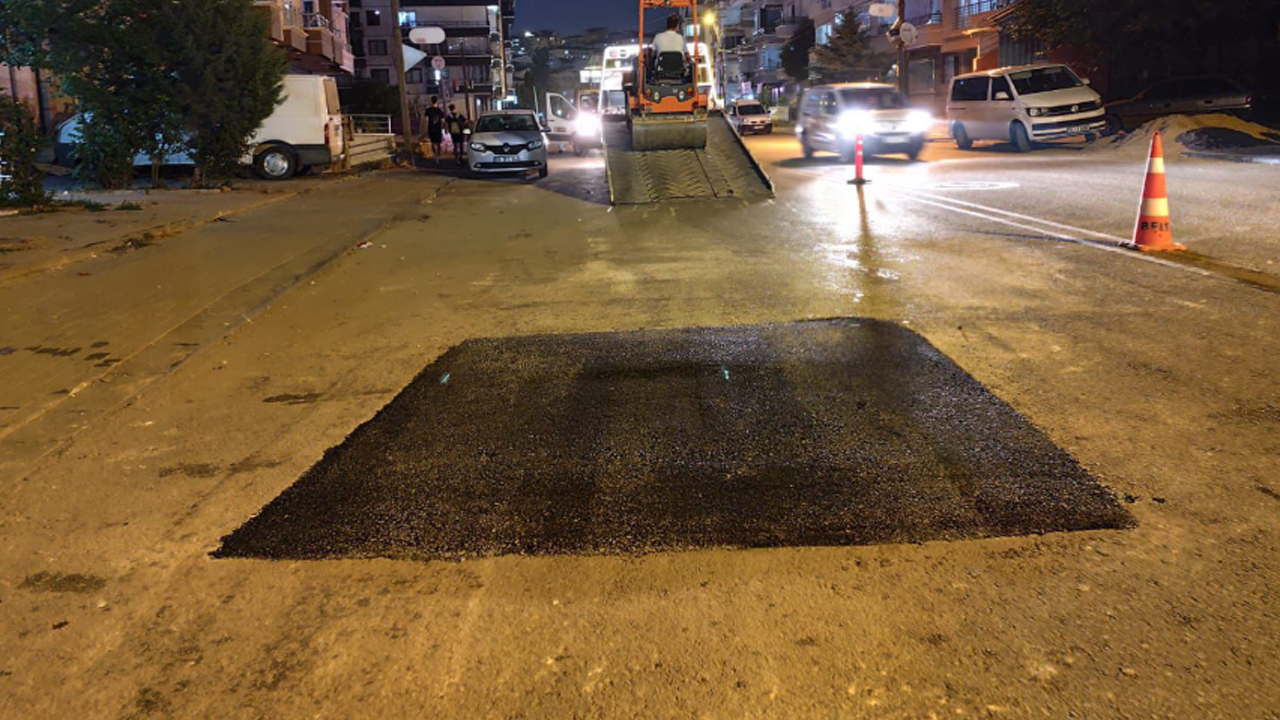 Ankara Mamak'ta yollar bozuk: Ekipler yeni asfalt döktü