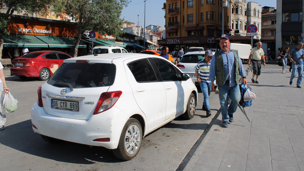 Ankaralı vatandaşlar Ulus’ta araçlarını bırakacak yer bulamıyor