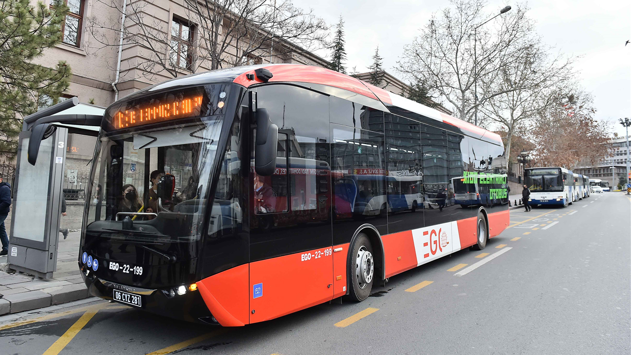 Ankara'da ortalık karıştı: EGO şoförü vatandaşın üstüne yürüdü