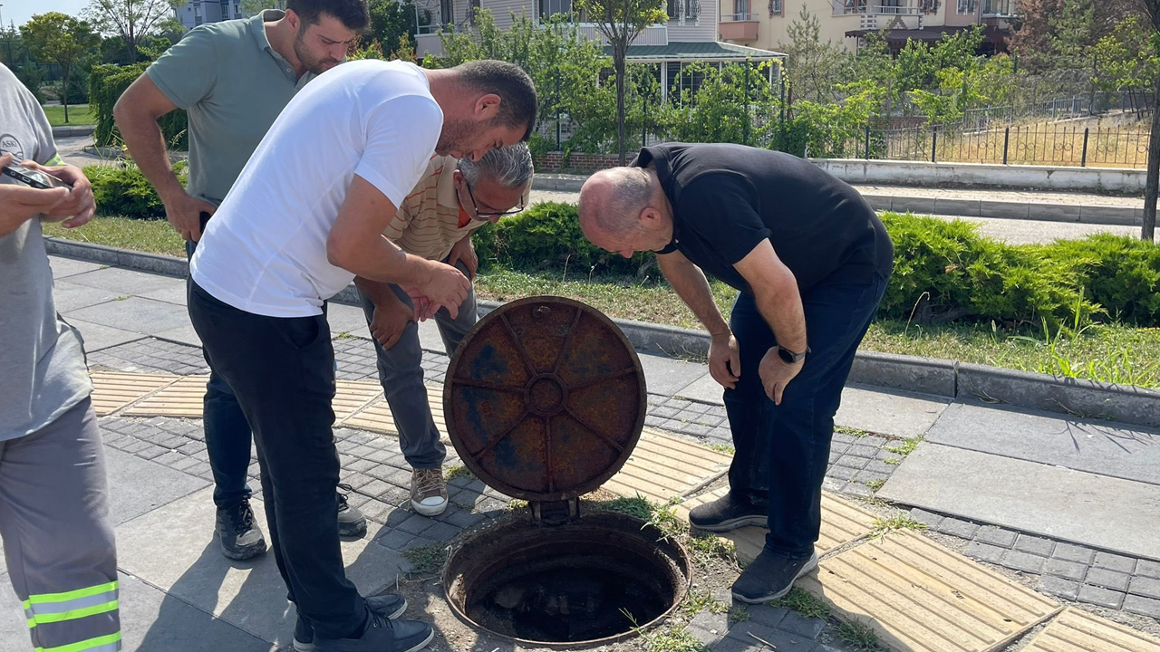 ASKİ Genel Müdürü Sincan’da mazgalları tek tek inceledi