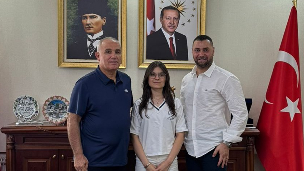 Türkiye Birincisi Betül Ulutaş Sincan'da makamda ağırlandı