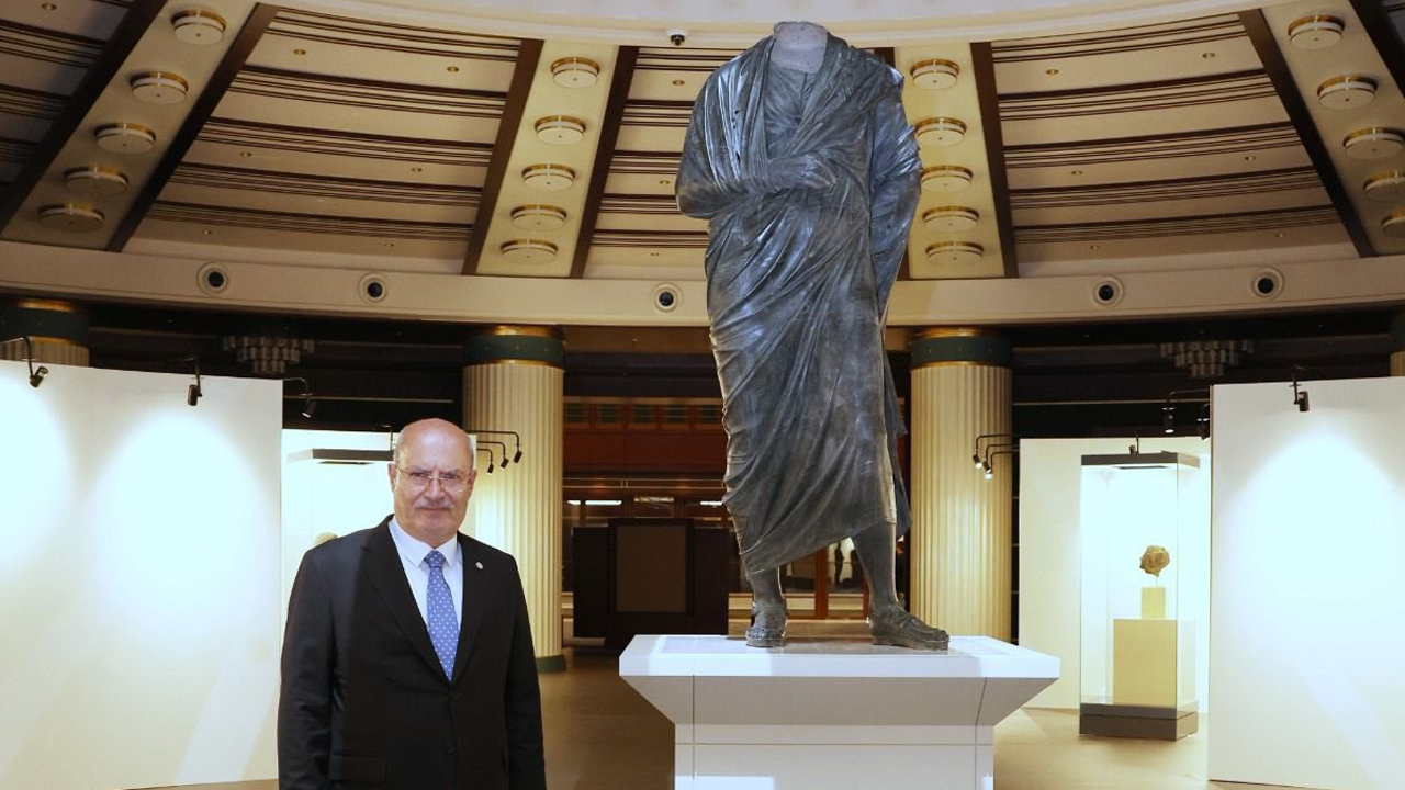 ATO Başkanı Gürsel Baran “Arkeolojinin Altın Çağı” sergisini ziyaret etti
