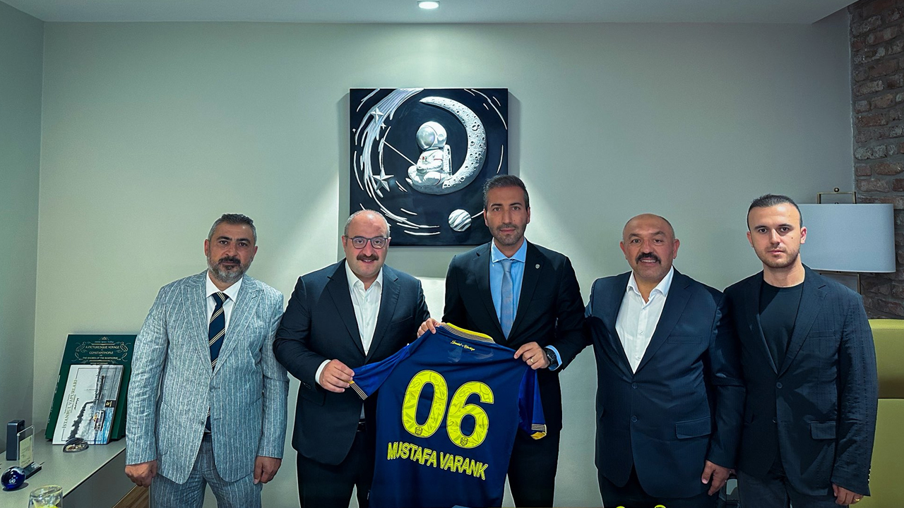 Ankaragücü Başkanı Gazi Ercüment Tekin Mustafa Varank’ı ziyaret etti