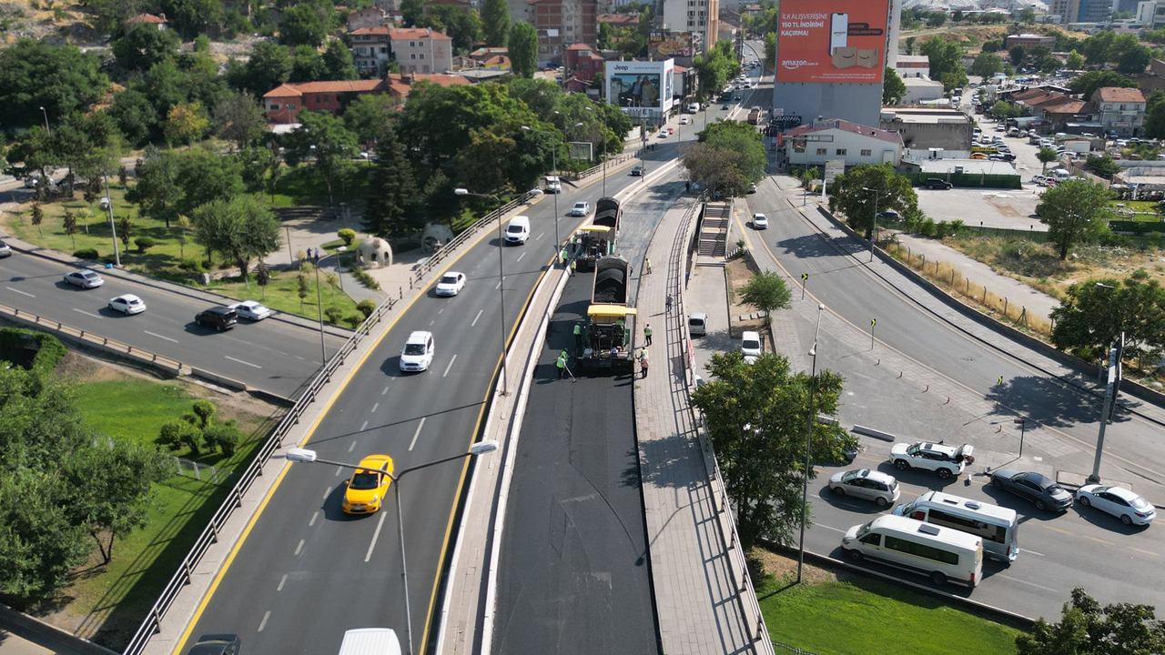 Ankara Büyükşehir Çankırı Caddesi'nin asfaltını yeniliyor
