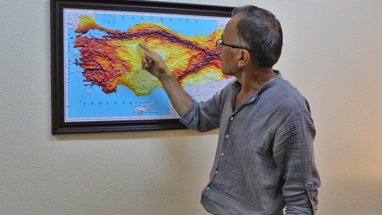 Deprem Uzmanı Bülent Özmen: “Ankara’nın dört yanı faylarla çevrili”