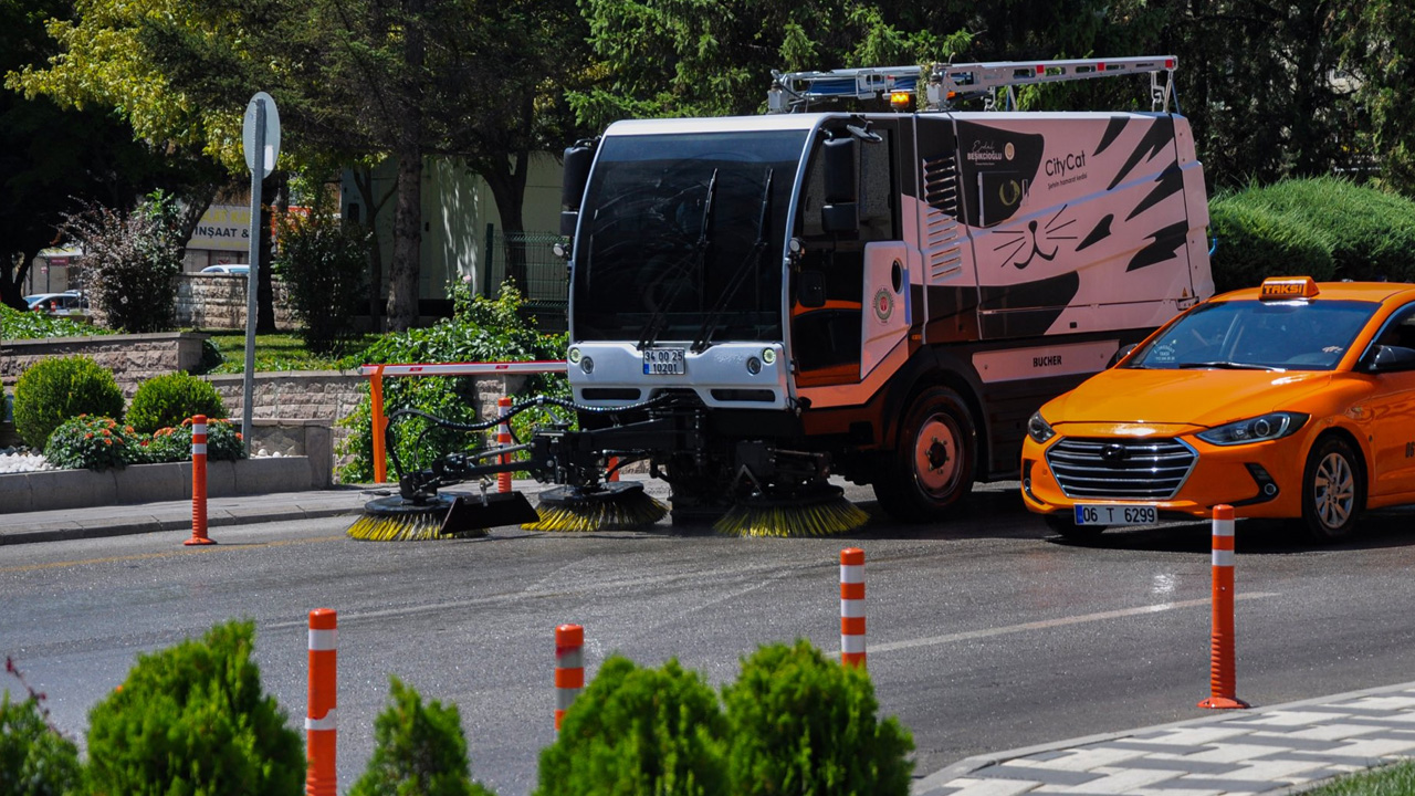 Etimesgut Belediyesi merkez mahallelerde kapsamlı temizlik yaptı