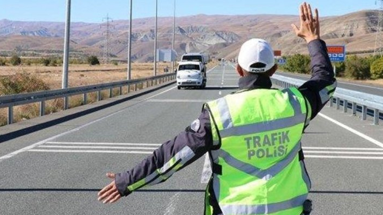 Mamak'taki trafik magandasının ehliyeti gitti: Kaymakamlık duyurdu