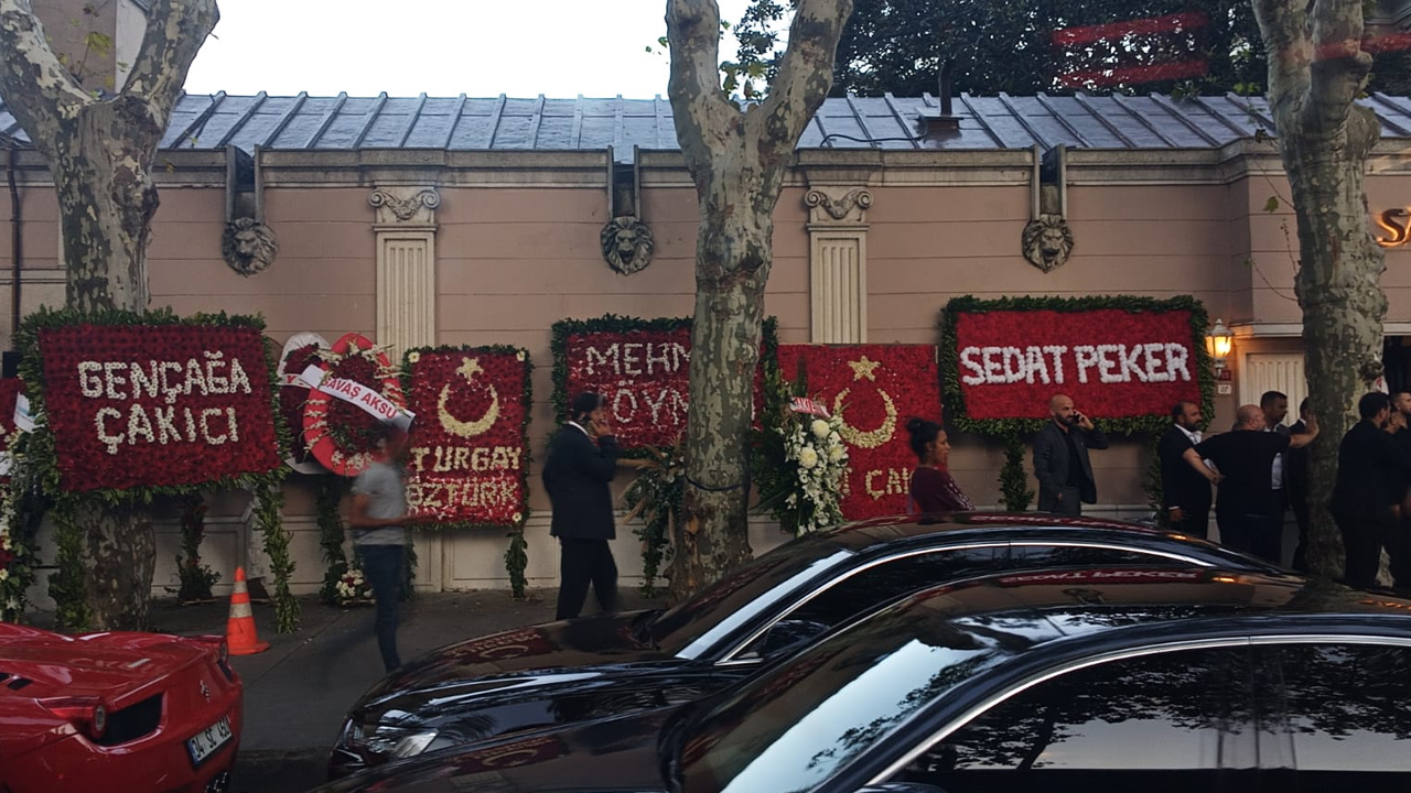 Kabadayı Sedat Şahin’in düğününde Sedat Peker detayı: Çelenk göndermiş