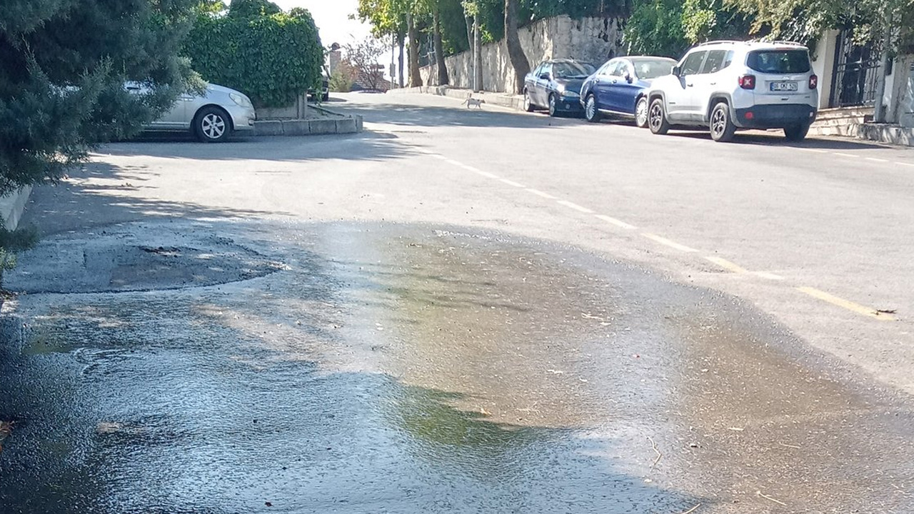 Ümitköy'deki su patlağına Büyükşehir ekipleri müdahale etti