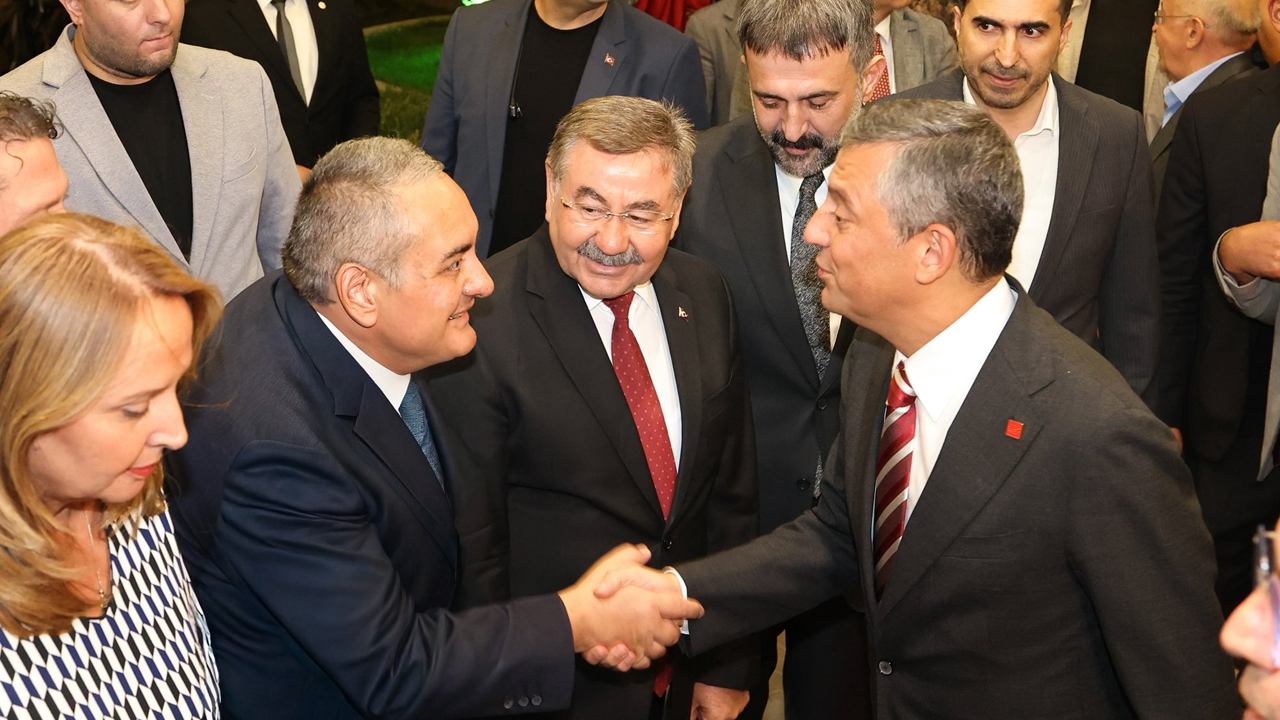CHP'liler Keçiören'deki düğünde bir araya geldi