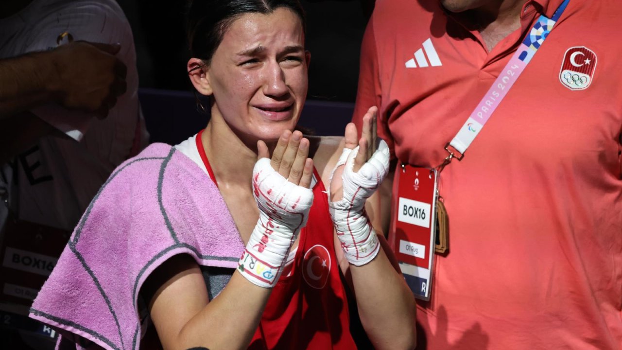 Milli boksör Hatice Akbaş, yarı finale yükseldi