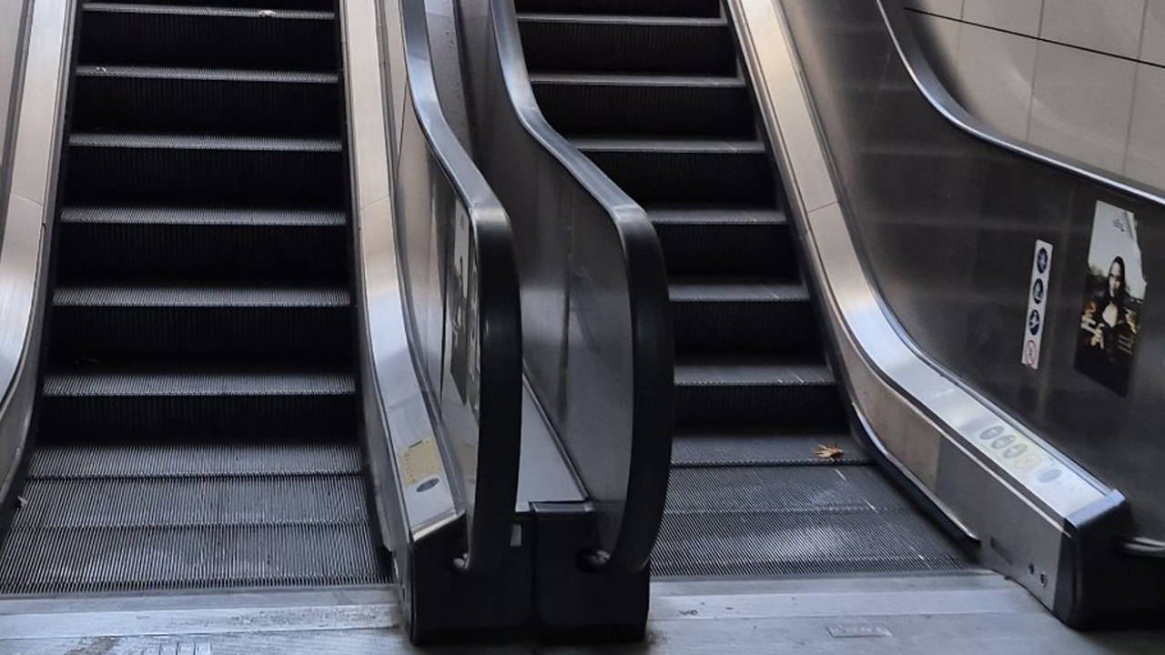 Necatibey Metro İstasyonu’ndaki yürüyen merdivenler çalışmıyor