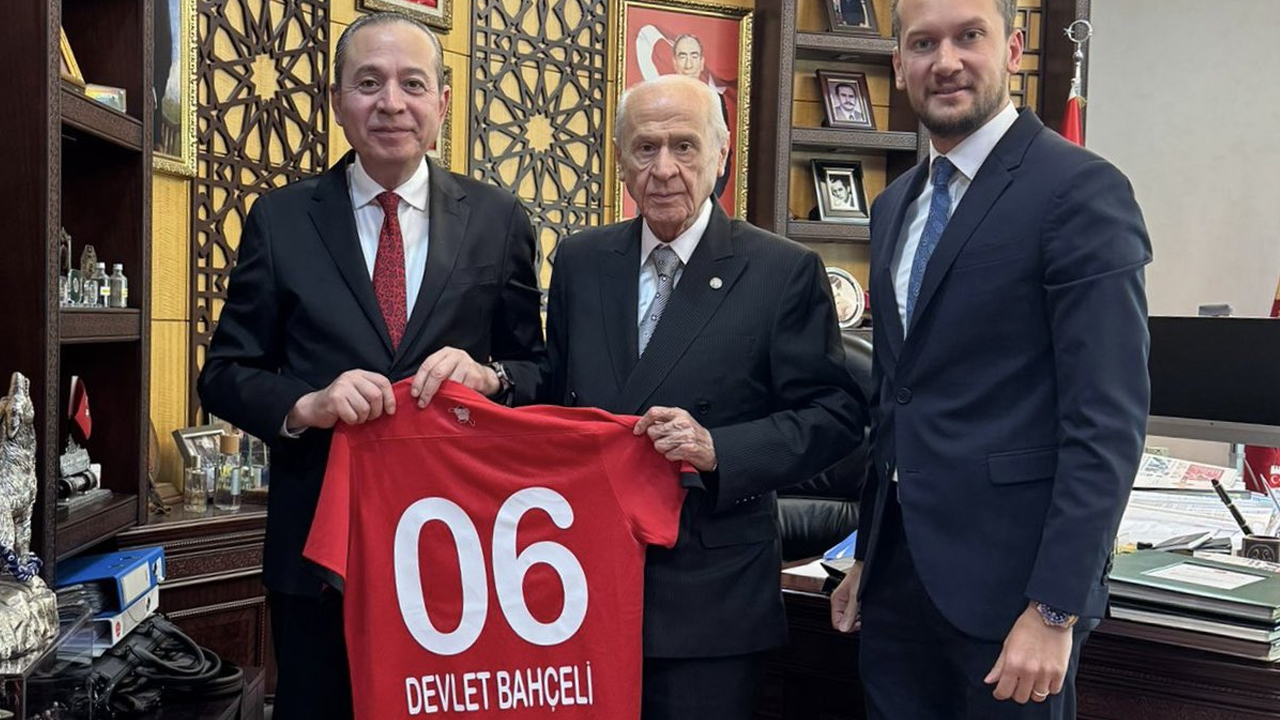 Gençlerbirliği yönetimi Devlet Bahçeli’yi ziyaret etti