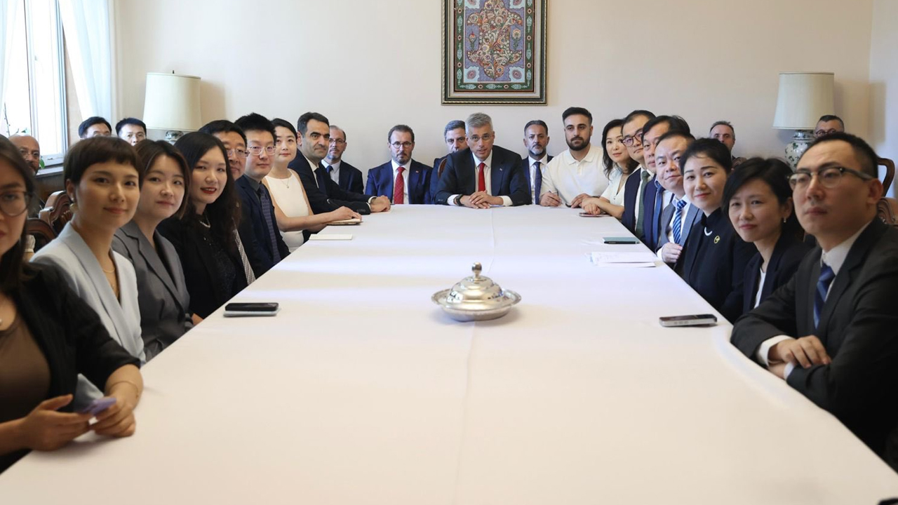 Sağlık Bakanı Kemal Memişoğlu Pekin'de temaslarda bulundu