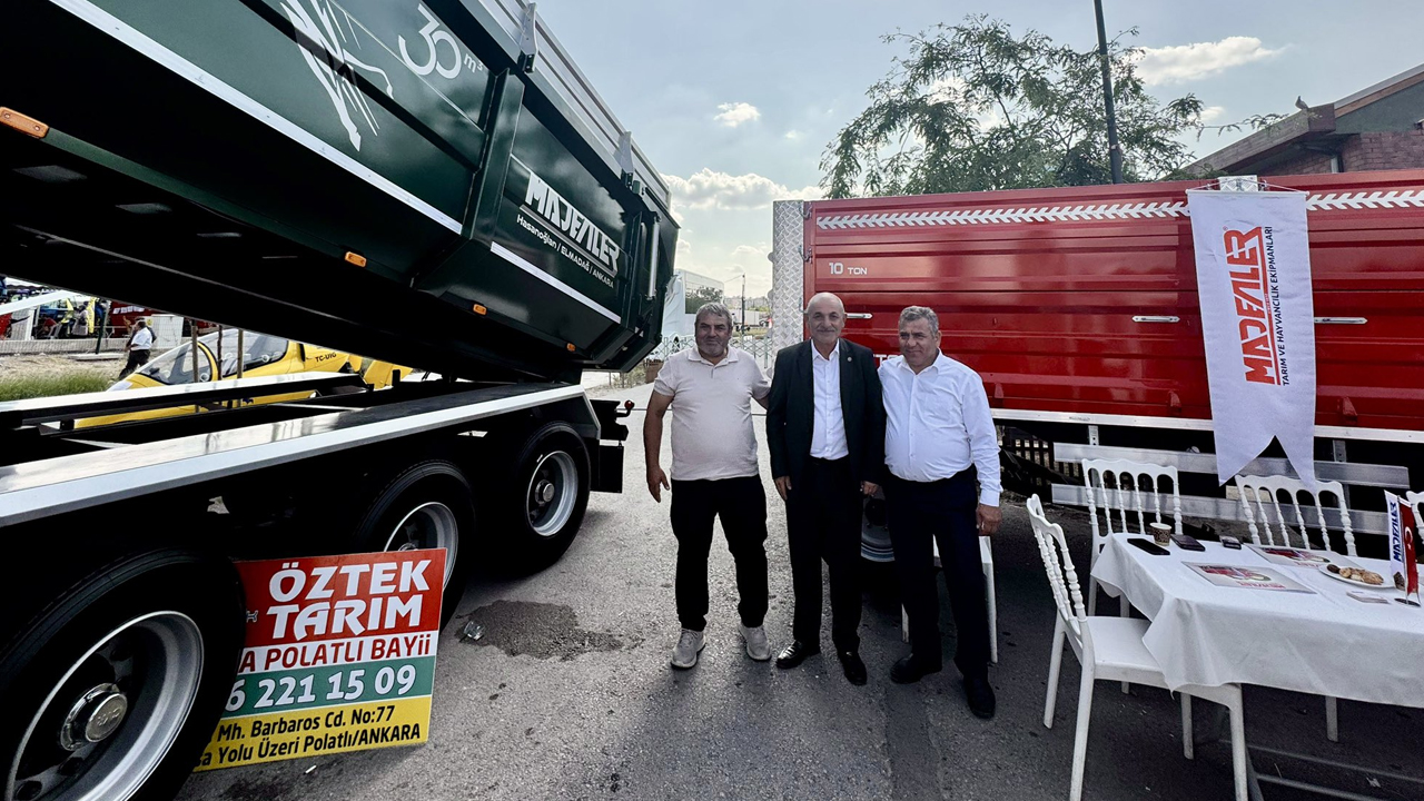 Ankara'da belediye başkanı standın başında duruyor: Tarım fuarı devam ediyor
