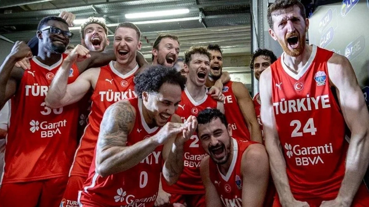 Gölbaşı'nda dev ekranlar kuruldu: 12 dev adam kupa için parkeye çıkıyor