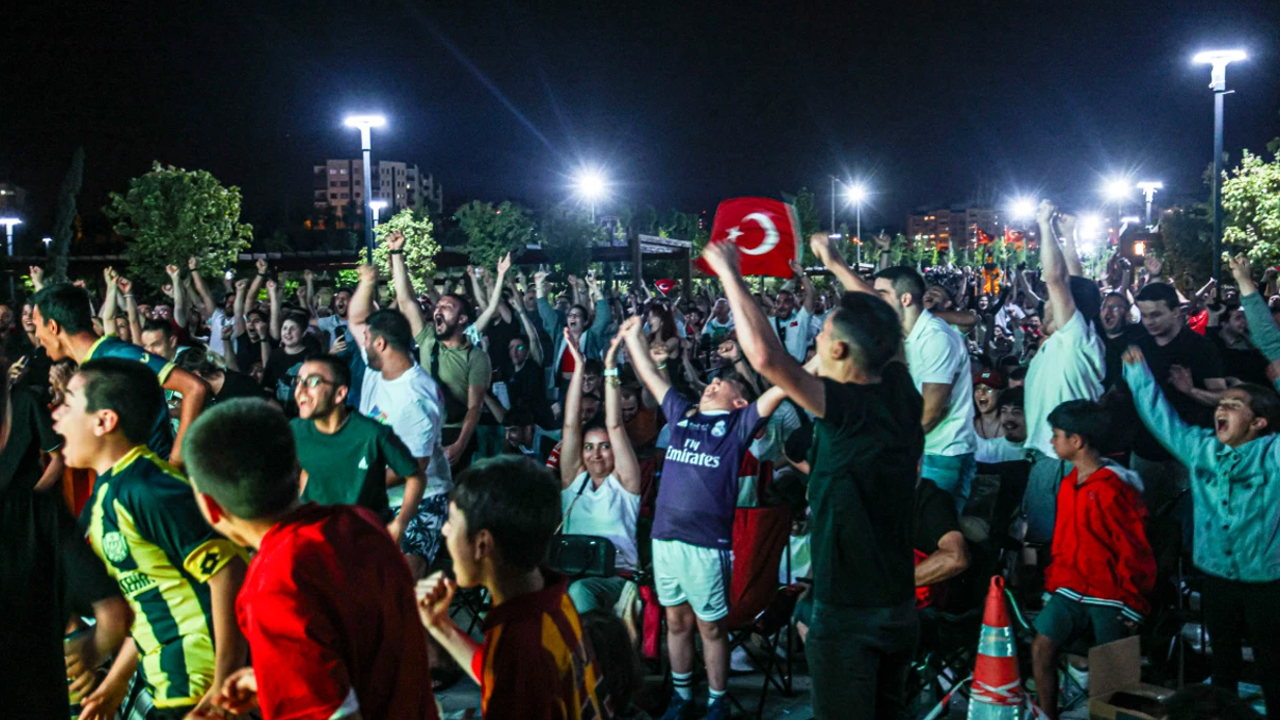 EuroBasket finali AOÇ ve Batıkent'te dev ekrandan takip edilecek