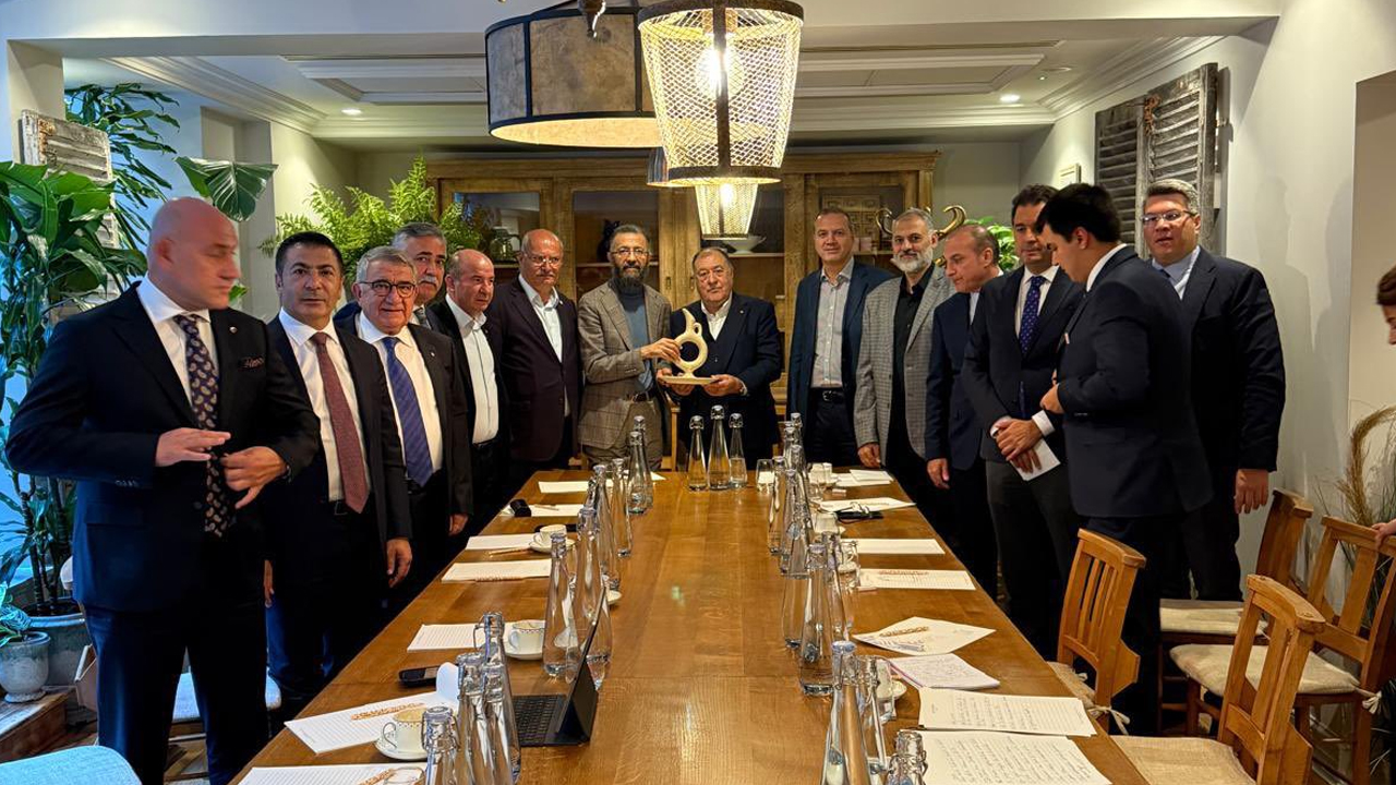Ankara'nın ticaret patronu Londra’daki gümrük toplantısına katıldı