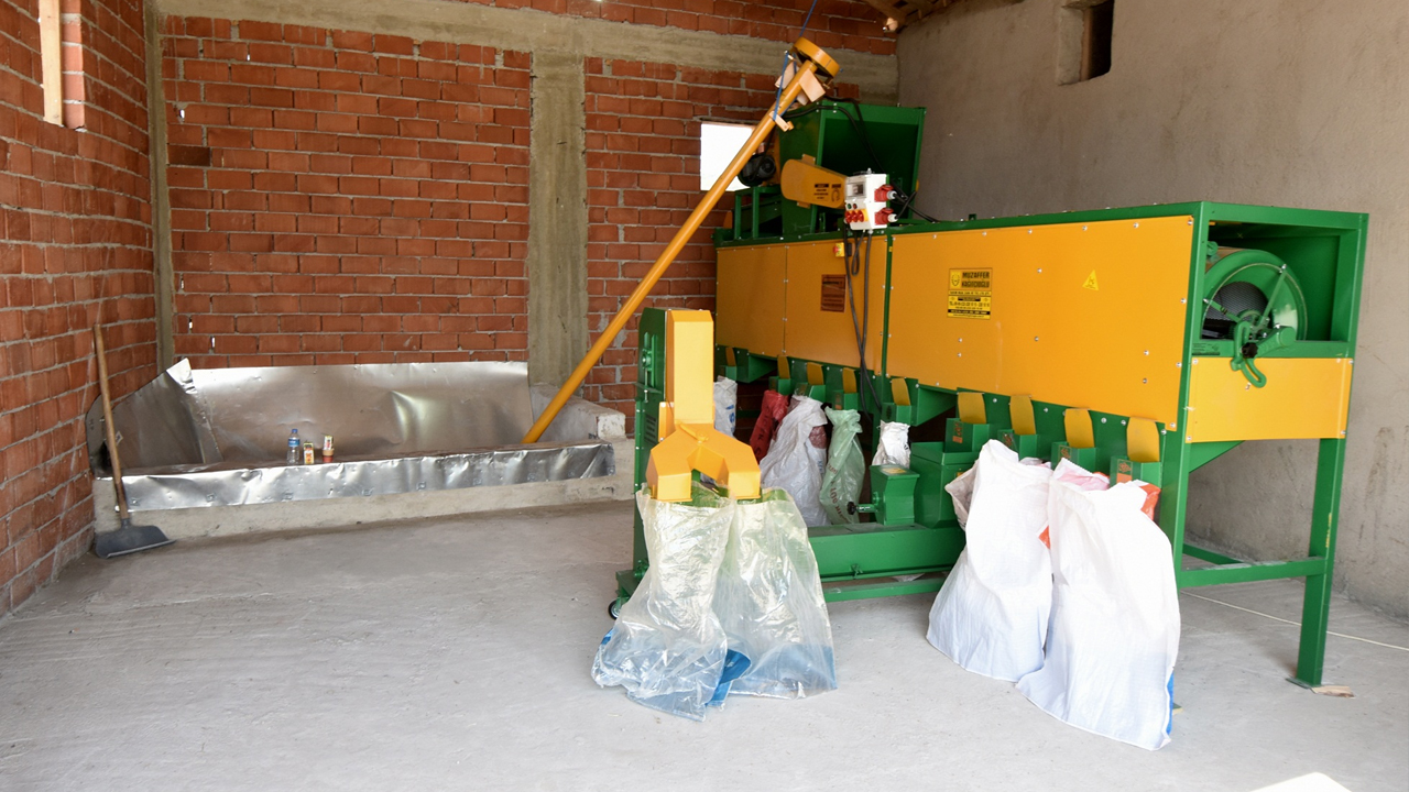 Ankara'da üreticiye destek: Selektör makinesi kuruldu, aşı kontrolleri yapıldı