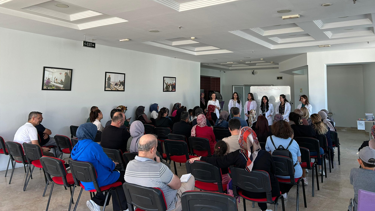 Etimesgut'ta LGS velileri toplantıda: Belediye yol gösteriyor