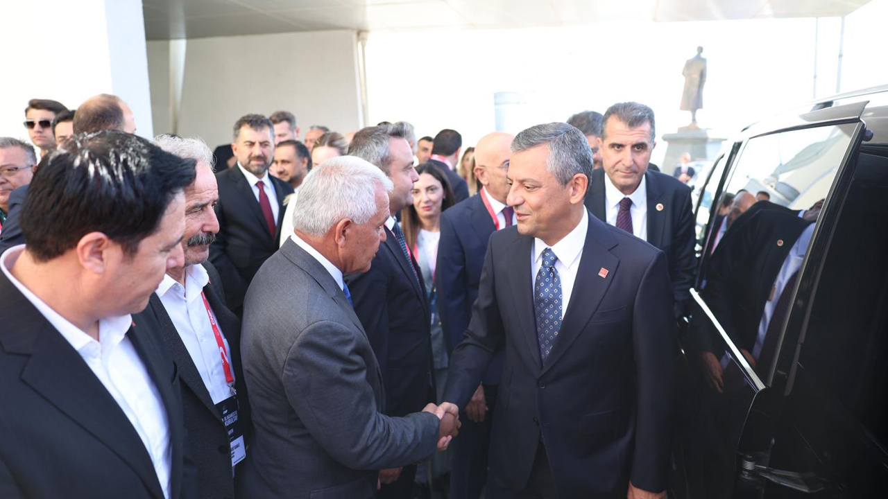 Veli Gündüz Şahin Özgür Özel'i tebrik etti: Kurultay'da buluştular