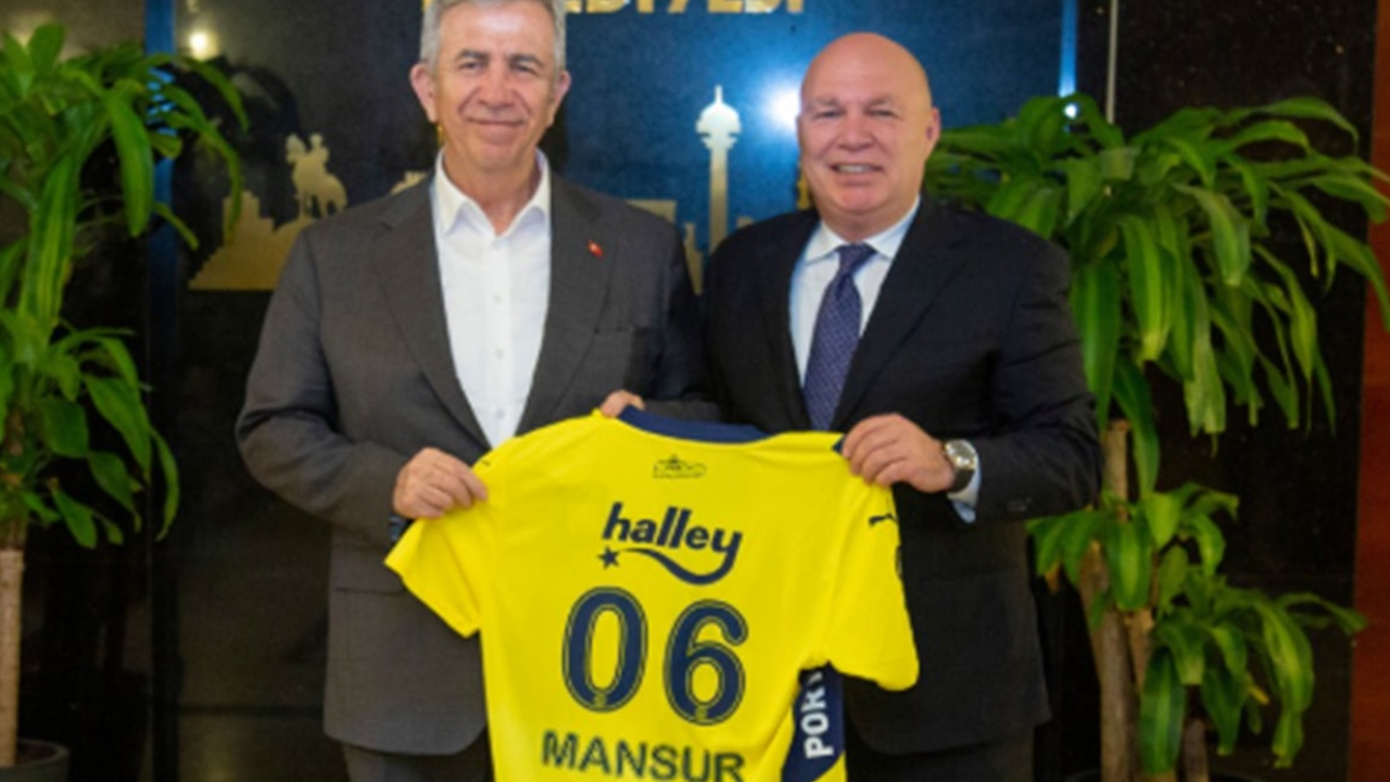 Mansur Yavaş Fenerbahçe Başkanı seçilen Saadettin Saran’ı tebrik etti