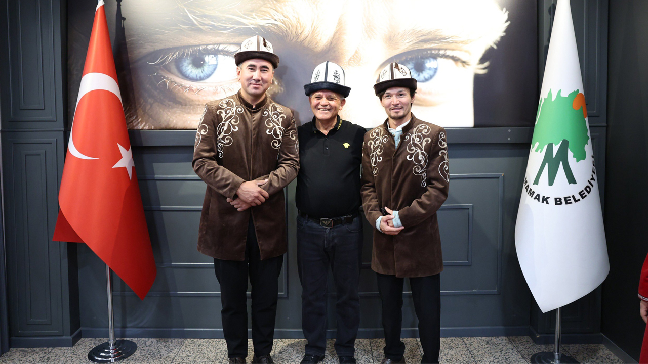 Kırgız Devlet Sanatçıları Mamak'ta: Makamda ağırlandılar