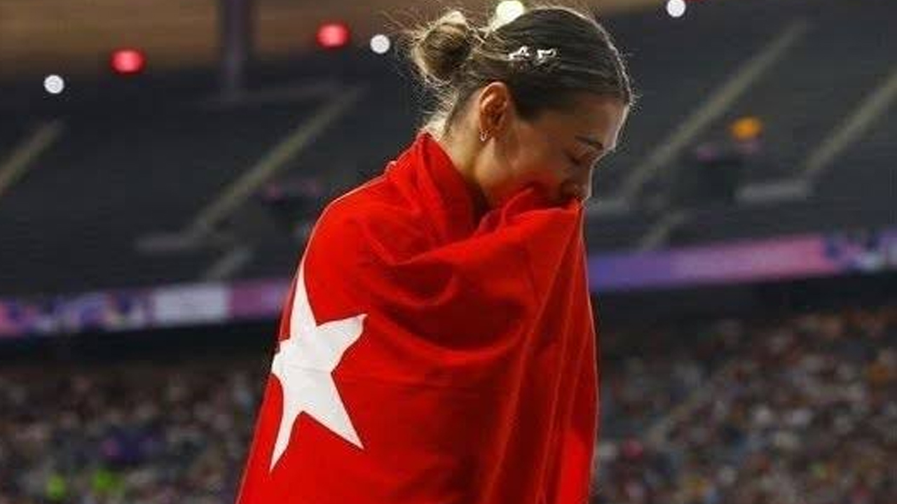 Ankaralı sporcu Dünya rekoru kırdı: Aski Spor gururlu