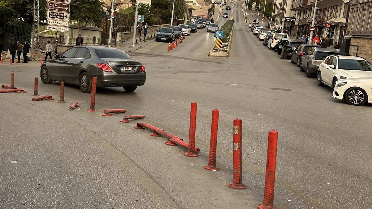 Ulus’ta kırılan dubalar onarıldı: Vatandaş şikayet etmişti
