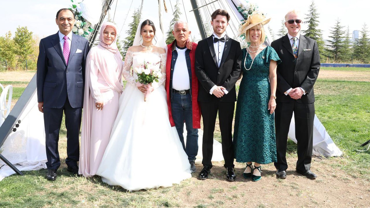 Vahit Bıçak’ın kızı evlendi: Nikahı Mamak Belediye Başkanı kıydı
