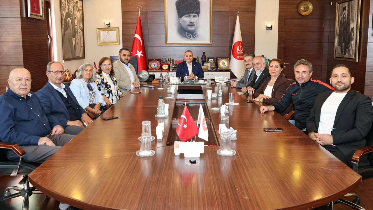 Keçiören'de muhtarlar başkanlık makamında ağırlandı