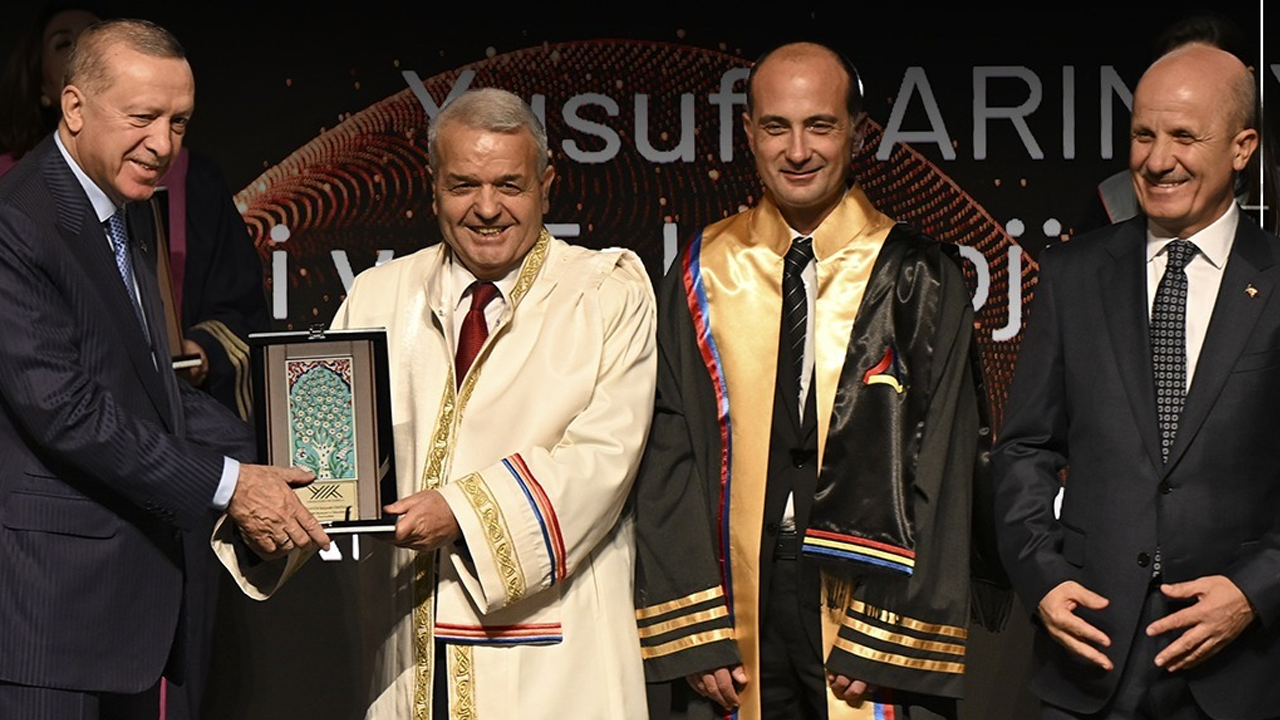 Cumhurbaşkanı Erdoğan TOBB Üniversitesi'ne ödül verdi