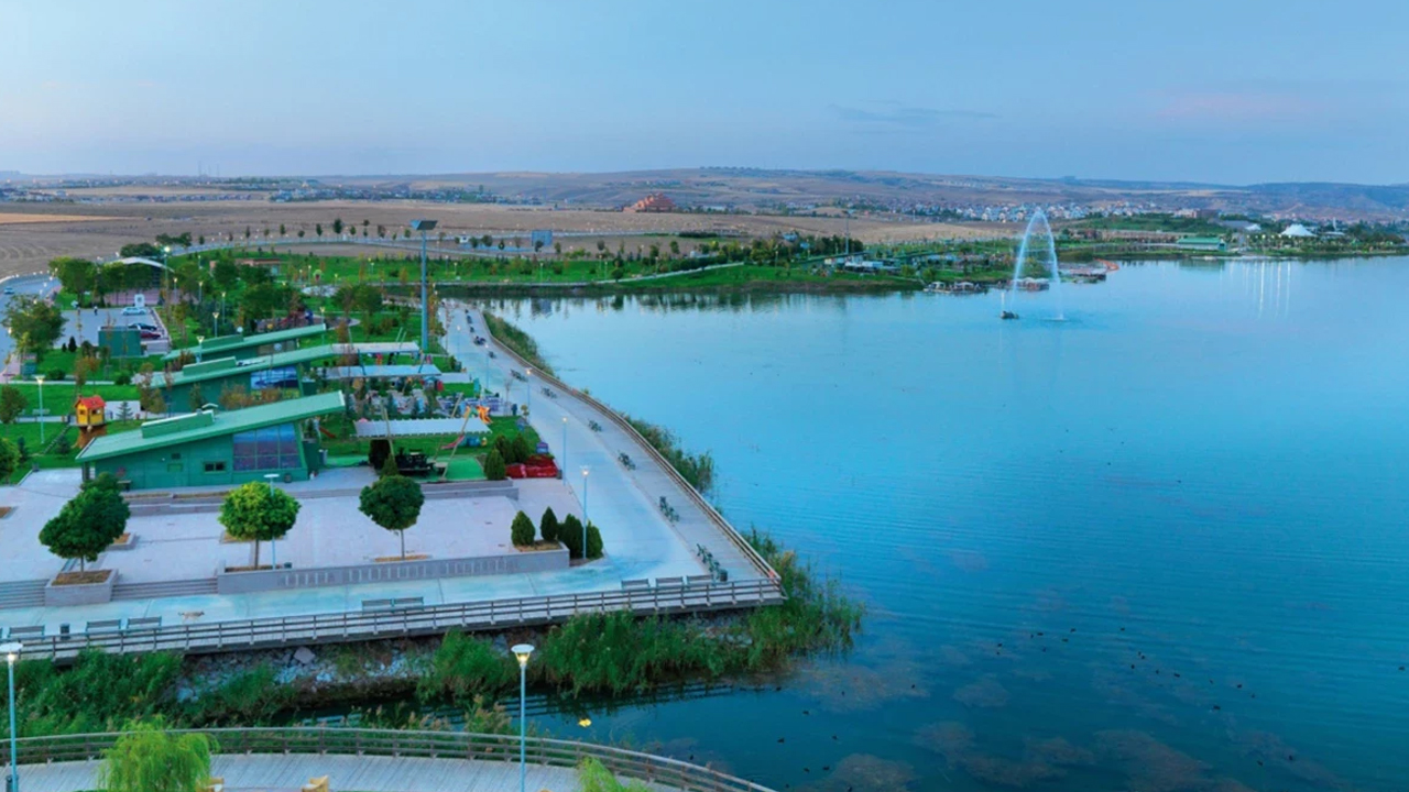 Mogan Gölü'nde çamur temizliği sürüyor: 2. etap tamamlanacak