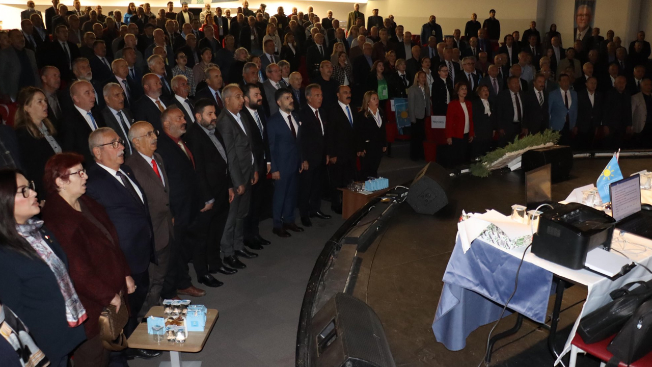 Yenimahalle İYİ Parti İlçe Kongresi’nde Sevgi Yalav başkan seçildi