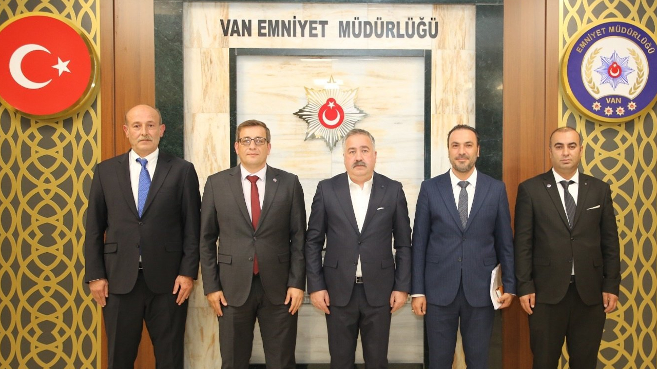 Ankaralı sendikacılar Van'da: Emniyet müdürü ile görüştüler
