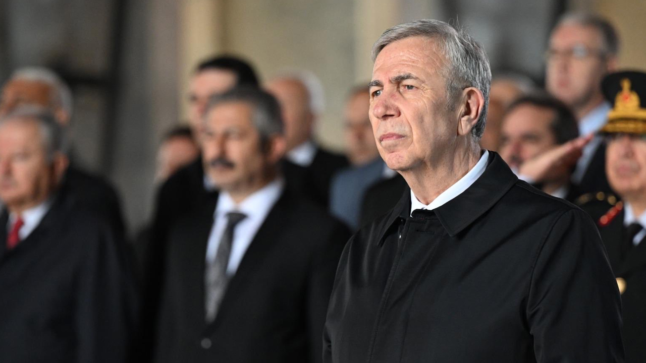 Mansur Yavaş Anıtkabir'de: Ata'ya saygı duruşunda bulundu