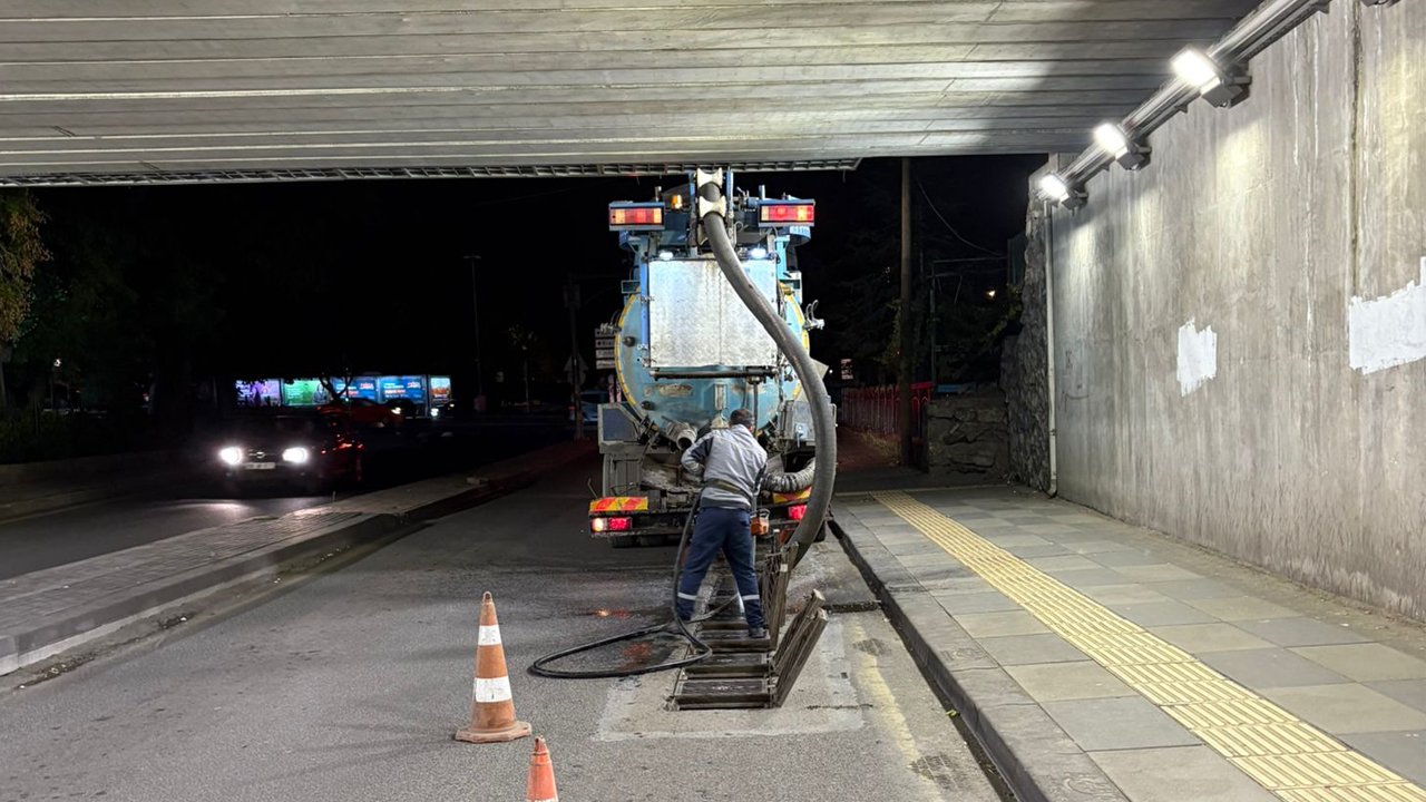 Altındağ'da 1 ayda 4 bin 582 yağmur suyu ızgarası temizlendi