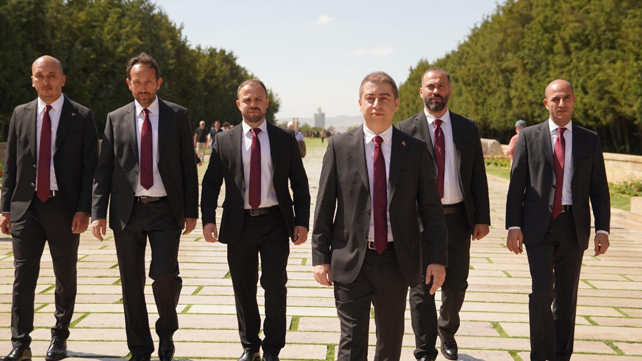 Tıbbiyeliler Sendikası: Kıyafet düzenlemesi kazanım değil, dayatma