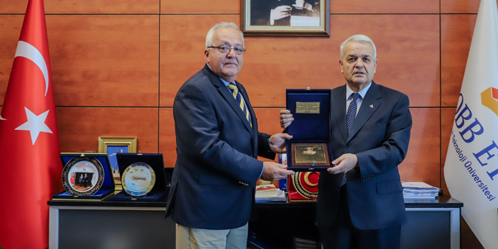 Georgi Rakovski Askeri Akademisi Ankara'da üniversitede ağırlandı