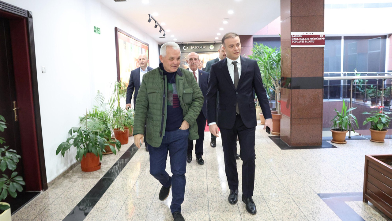 Çorum Alaca'dan Mamak çıkarması: Başkan'ı makamda ziyaret ettiler