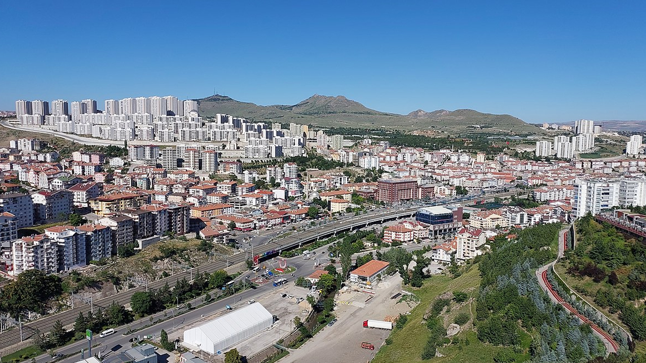 Ankara Mamak'ta bir site tamamen tahliye edildi: Güvenli değil